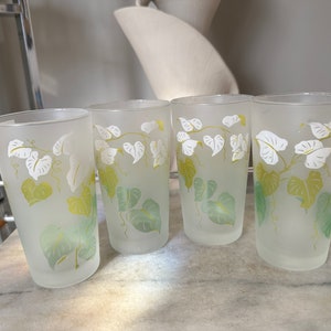 Vintage Set of 4 Tall Frosted w/ Flower Design Glasses  5-7/8&quot;