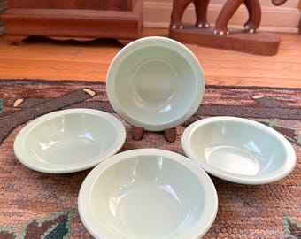 Vintage Texas Ware Melmac Bowls: Pastel Green Retro Kitchenware, Set of 4
