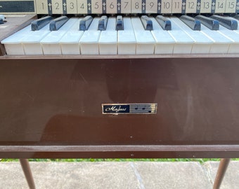 Magnus Chord Organ | Vintage 1960's Magnus Electric Chord Organ