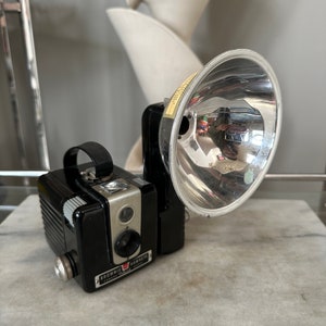 Vintage Kodak Brownie Hawkeye Flash Camera: Collectible Box Camera