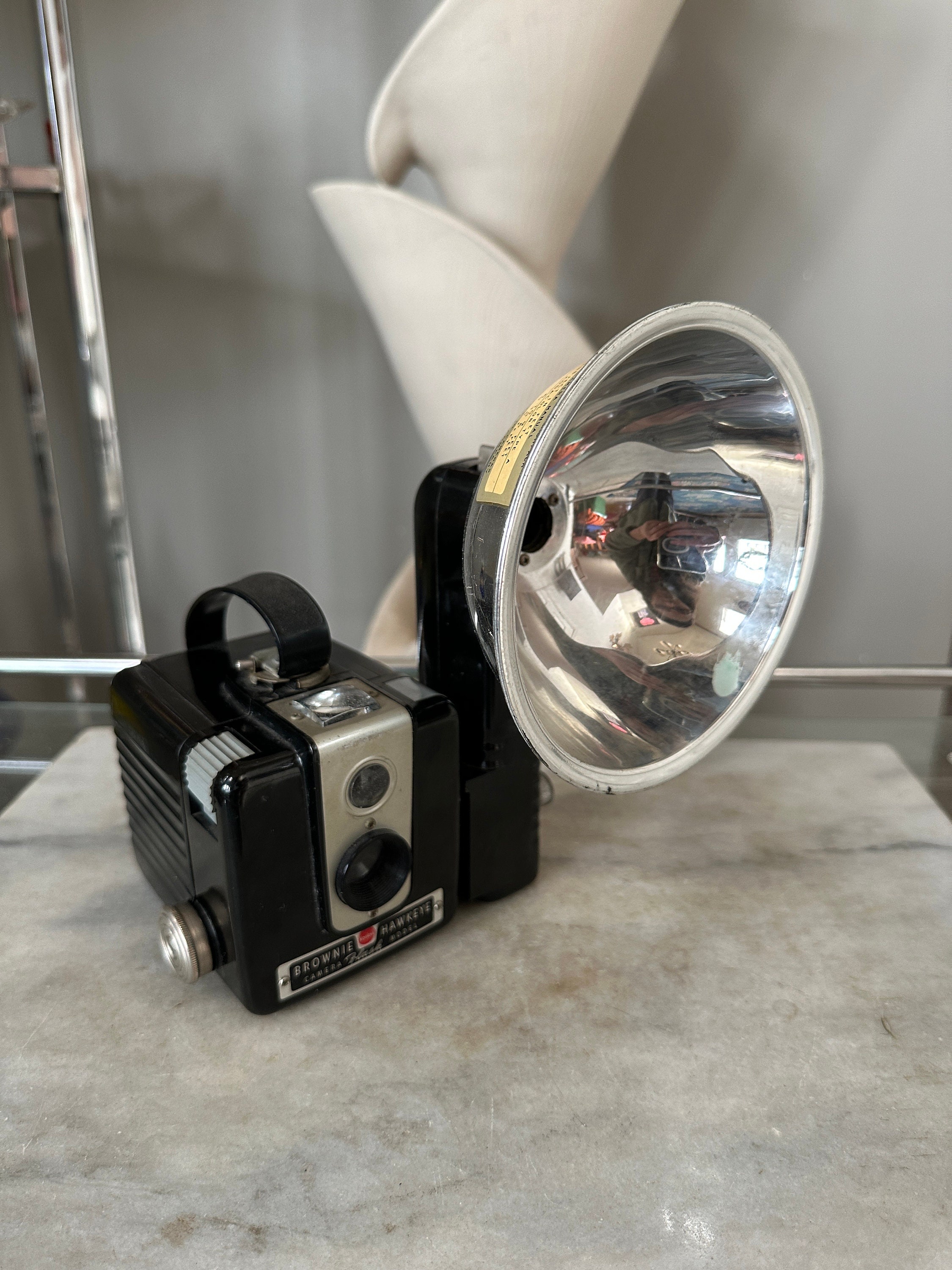 ブラウニー ホークアイ ビンテージ カメラ Vintage Kodak Brownie Hawkeye Flash Camera: Collectible Box