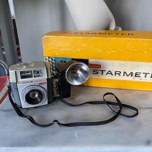 Vintage 1960s Kodak Brownie Starmeter 127 Film Camera with Flash and Original Box