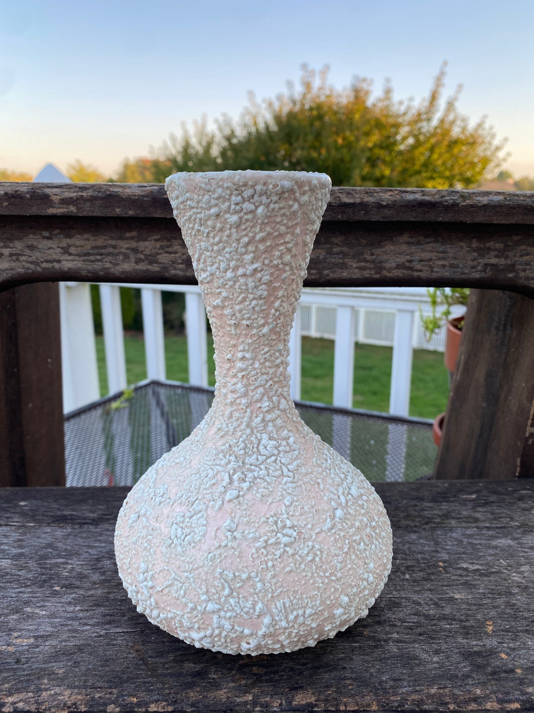 Mid Century Modern Pink and White Atomic Vase | MCM Popcorn Pottery - Etsy