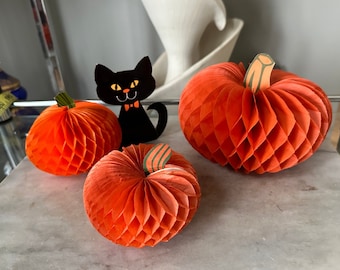 Theee Vintage Pumpkin Honeycomb Tissue Paper Die Cut Decorations | Beistle Creation Vintage Halloween Vintage Fall 1975 Honeycomb Black Cat