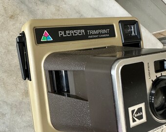 Vintage 70's Kodak Pleaser Instant Camera - Main Image