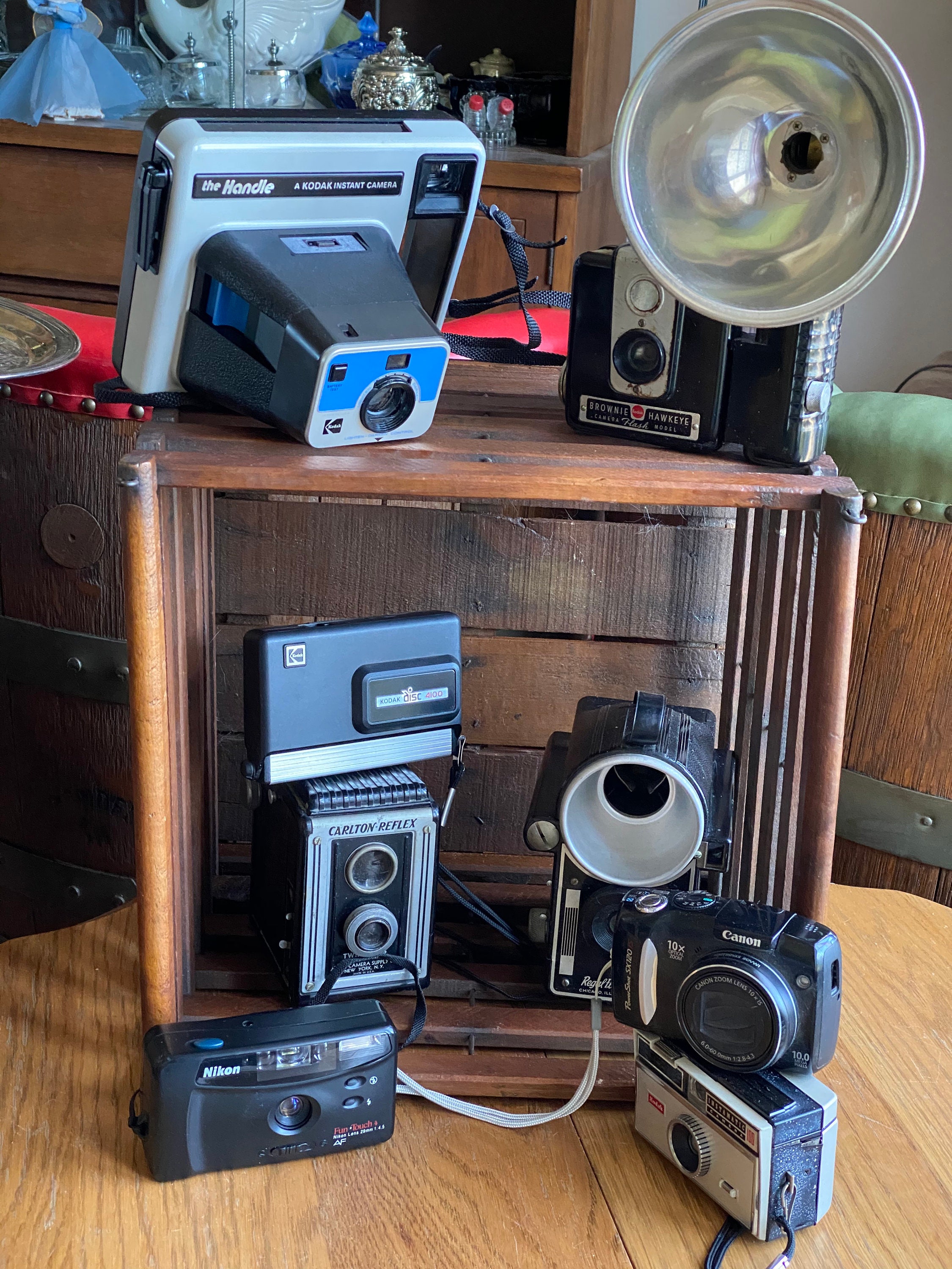 Vintage Kodak Brownie Hawkeye Flash Camera: Collectible Box