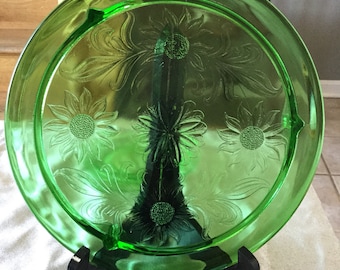 Jeannette Glass Green Deprssion Glass Cake Plate Sunflowers (plus 2 bonus dessert plates)
