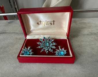Vintage Coro Starburst Brooch and Earring Set: Sky Blue Rhinestones
