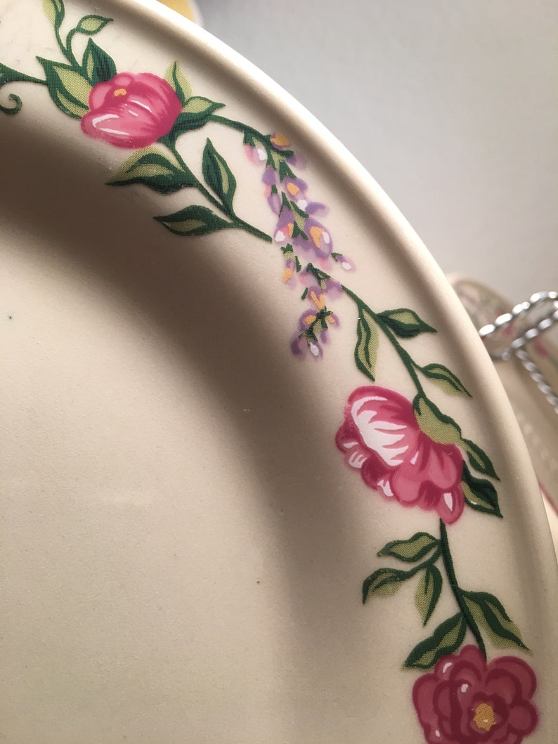 Set of 5 Henn Pottery La Petite Fleur salad plates