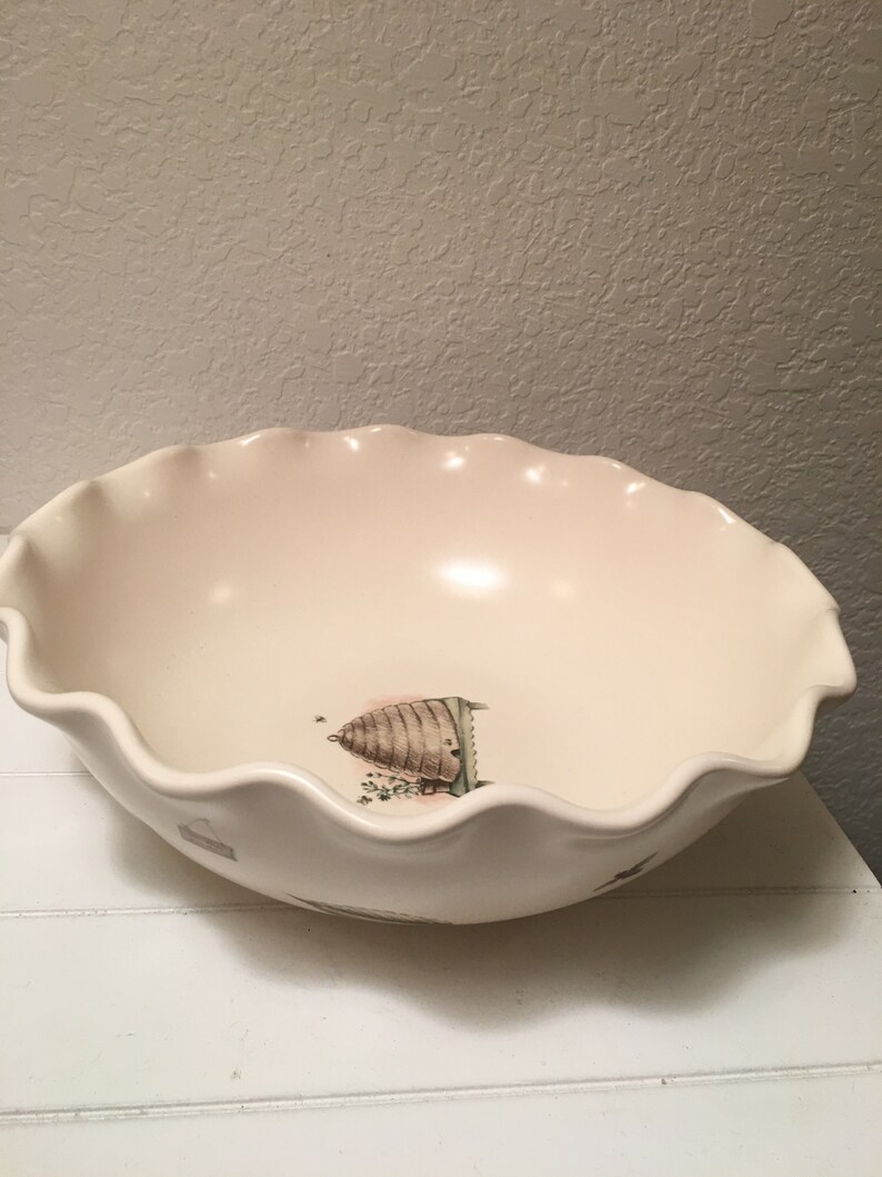 Pfaltzgraff Naturewood large fluted bowl