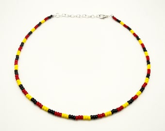 Collar de cuentas rojas, negras y amarillas, bandera de Alemania, orgullo del fútbol alemán