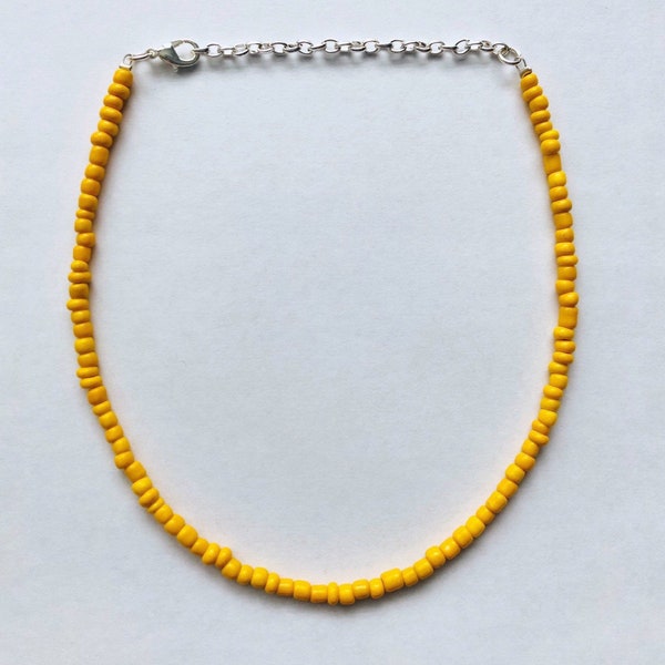 Yellow beaded choker necklace, summer yellow bead necklace, sunflower yellow necklace, summer choker, 90s necklace, gift for friend, jewelry