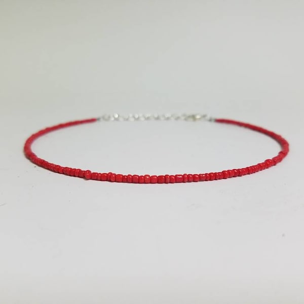Gargantilla de cuentas de semillas rojas, collar de cuentas rojas, regalo de graduación, regalo para amiga, gargantilla de verano, gargantilla roja minimalista, gargantilla fina de cuentas rojas