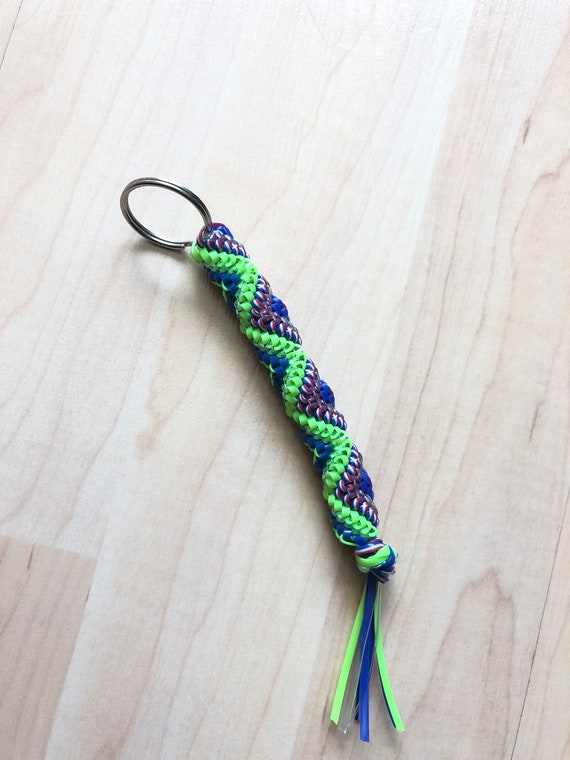 How To Make A Lanyard Keychain With 3 Strings