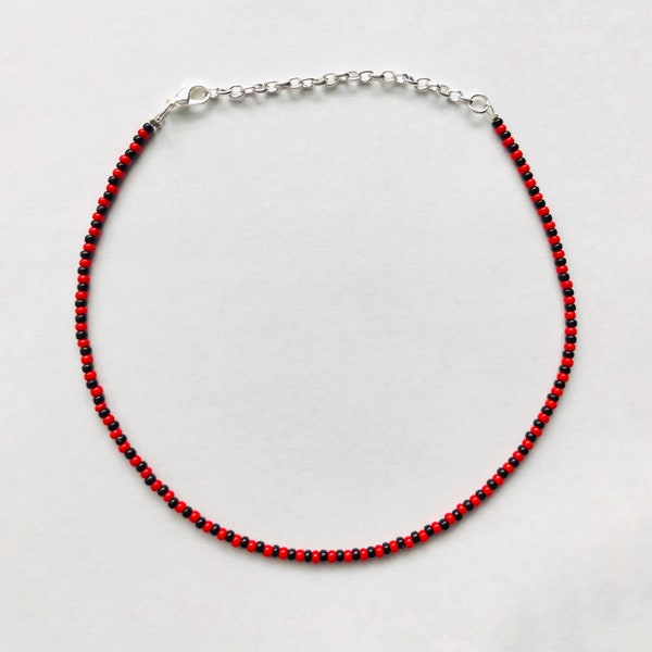 Red and black choker, seed bead choker, red and black glass seed bead choker, minimalist choker, red boho choker, red and black adjustable