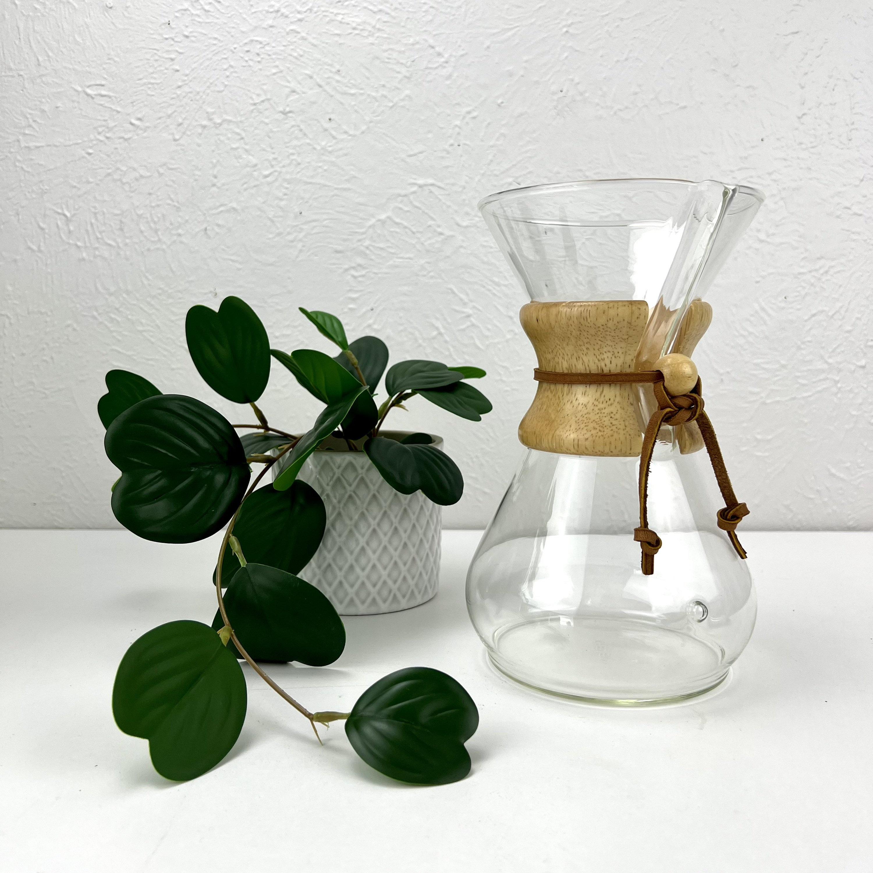 Chemex limited edition handblown 8-cup coffeemaker + caddy, lid