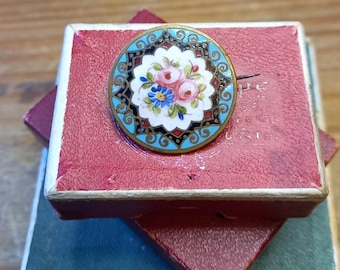 VICTORIAN ENAMEL CIRCULAR brooch