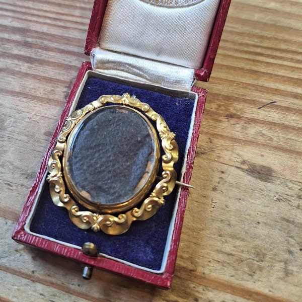 VICTORIAN PINCHBECK SWIVEL mourning locket