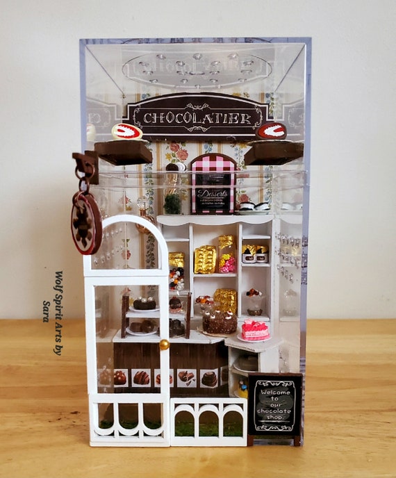 Made-to-order 4x7.25 Chocolate Shop Jumping Spider Enclosure