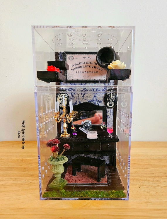 Made-to-order 4x7.25 Gothic/victorian Room Jumping Spider