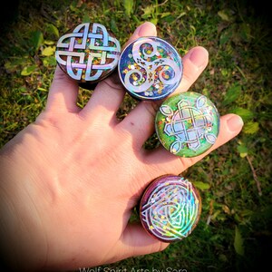 Celtic knotwork phone grips, resin art, resin, handmade art, resin phone grip, phone grip, phone accessories, celtic art