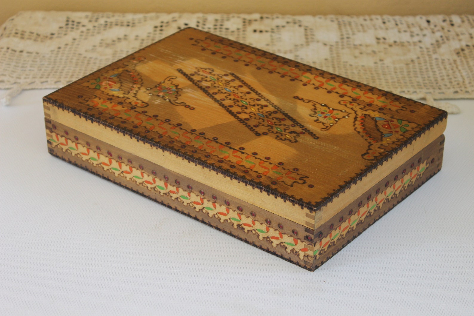 Boîte à Bijoux Ancienne En Bois Capitonnée Cloutée - Occasion - Modèle A