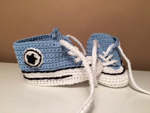 Converse de bebe de ganchillo inspirada en allstar