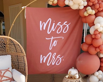 Terrakotta brudduschdekorationer, Miss till Mrs bakgrundsgobeläng, Boho brudduschbakgrund, Bränd orange, Rostfärgad brudduschbakgrund