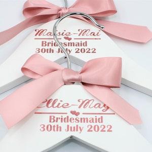 Grucce personalizzate per matrimonio - Gruccia per abito da sposa - Gruccia in legno per sposa - Grucce per damigelle d'onore - Regalo di nozze - Regalo per damigelle d'onore - Regalo per la sposa