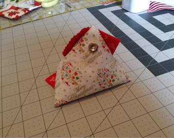Christmas Chick Pin Coushins/Fabric Weight