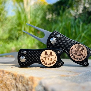 Divot Repair Tool and Ball Marker - Gifts for Golfers, Father&#39;s day, Custom Ball Marker, Groomsmen Gifts, Wedding Gifts for Men