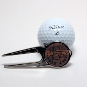 Monogram Round Ball Marker with Divot Tool - Gifts for Golfers, Father&#39;s day, Custom Ball Marker, Groomsmen Gifts, Wedding Gifts for Men
