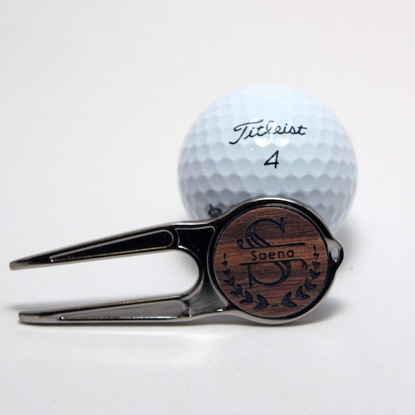 Monogram Round Ball Marker with Divot Tool - Gifts for Golfers, Father's day, Custom Ball Marker, Groomsmen Gifts, Wedding Gifts for Men