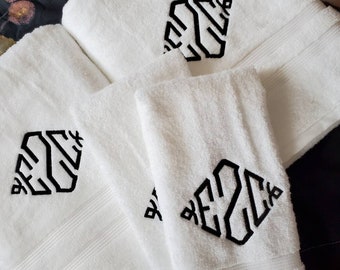 Diamond Monogram Hand Towel: Personalized 3-Letter Embroidered Towel