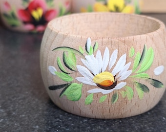 Set of 6 Beech napkin rings, handpainted, flowers, floral, dinner service. Unique flower napkin rings. Hand made, hand painted.