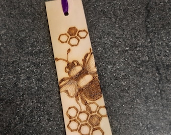 Bookmark - bee, bumblebee, honeybee theme - pyrography wooden bookmark unique gift - FREE personalisation