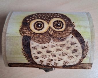 Owl cartoon stylised wooden treasure chest gift jewellery box - can be personalised on request.