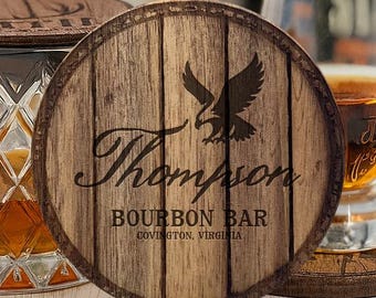Adler Bourbon Holz Untersetzer, personalisierte Barrel Kopfabdeckung, Whisky-Liebhaber Geschenk, rustikaler Barware Untersetzer, Weihnachtsgeschenk für Schwager