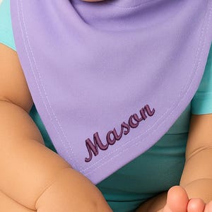 Bavaglino bandana premium per neonati, bavaglino ricamato per neonati, ricordo per baby shower, regalo per neonata, bavaglino in cotone con monogramma, bavaglino personalizzato con nome
