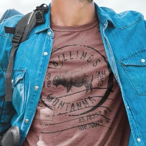 Camiseta de Big Sky Country, sello de viaje de Billings, Montana, camiseta con matasellos vintage, sello postal de Buffalo, camiseta con coordenadas de longitud y latitud