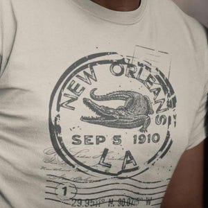 New Orleans Tourist T-Shirt, Louisiana Bayou Postmark T-Shirt, Alligator Stamp Shirt, Cajun Briefmarke Design, NOLA Map Coordinates T-Shirt