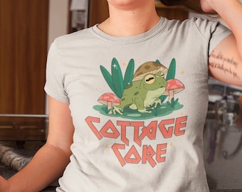 Cottage Core t shirt // Retro Frog & Mushrooms tee // Cottagecore Aesthetic tee // Vintage Nature lovers shirt // Cute Gift for her