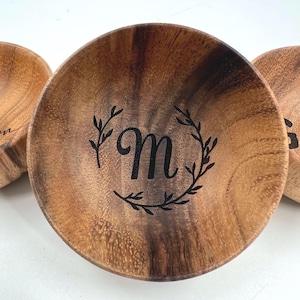 Acacia Wood Jewelry Dish, Laser Engraved Ring Holder, Minimalist Jewelry Tray, Wooden Trinket Dish, Engagement Ring Catch all, Gift for Mom