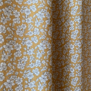 Senf Ditsy Floral Scatter Leinen Vorhänge niedlichen Blumen Vorhang Panel Französisch Land Wildblumen Muster Wohnzimmer Schlafzimmer Vorhänge 2er Set