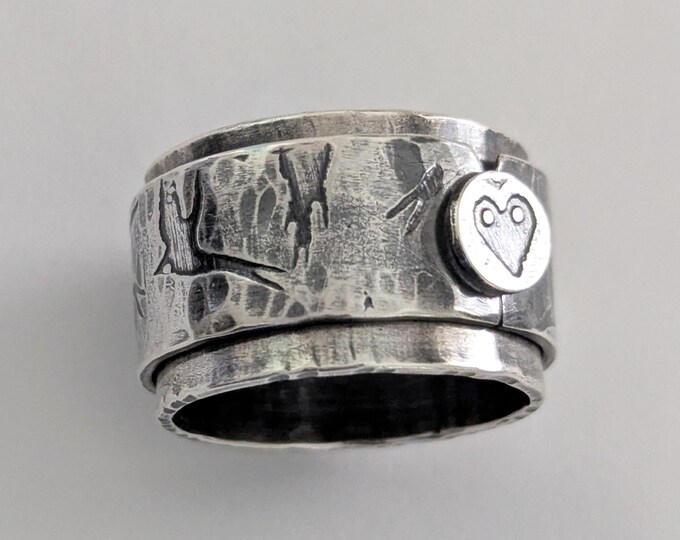 Birds silver spinner ring, sterling silver with heart feature: size US 9