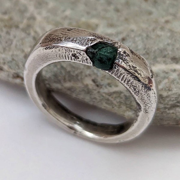 rustic silver ring, green emerald organic signet, natural look raw gemstone, molten cast band, unique wedding band, unisex, size AU M