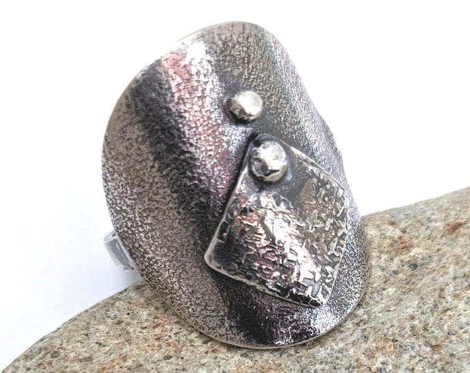 Distressed Sterling Silver Shield Ring: Brutalist Gothic Jewellery, Beaten Ring with Gold detail, Size Q