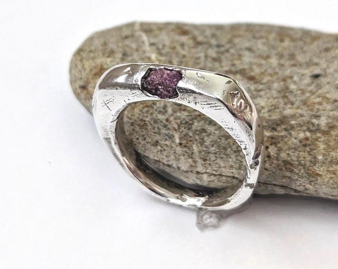 thin signet silver ring, raw ruby sandcast ring, natural raw gemstone, molten brutalist band, unique wedding band, unisex, size AU T