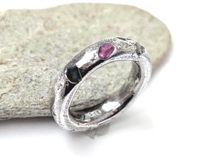 Sandcast Silver Ring: Raw Sapphire Gemstone Unisex Band, US Size 8.5