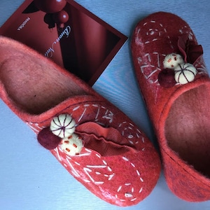 Felted slippers - women slippers - boiled wool slippers - felt slippers -  wool slippers - red slippers - gift for her